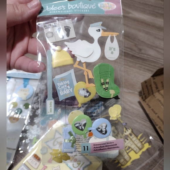 Scrapbooking sticker lot - Picture 6 of 7